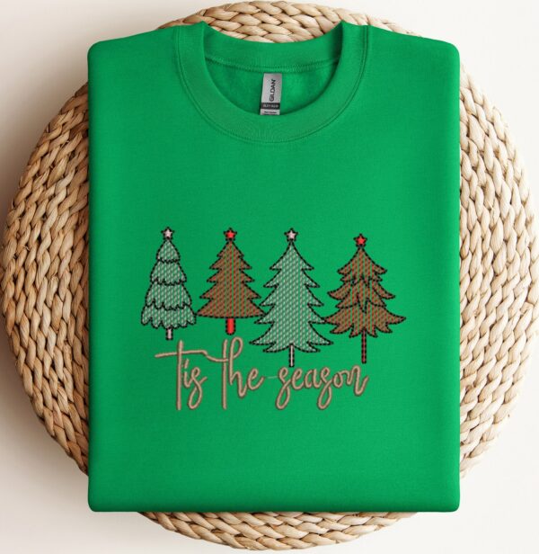 Christmas Tree Embroidered Sweatshirt, Christmas Sweatshirt , Embroidered Christmas Sweatshirt, Christmas Embroidery Sweatshirt , Sweatshirt